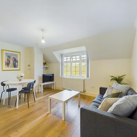 Duplex Redhill Town Centre Apt By Livingo Stays Buitenkant foto