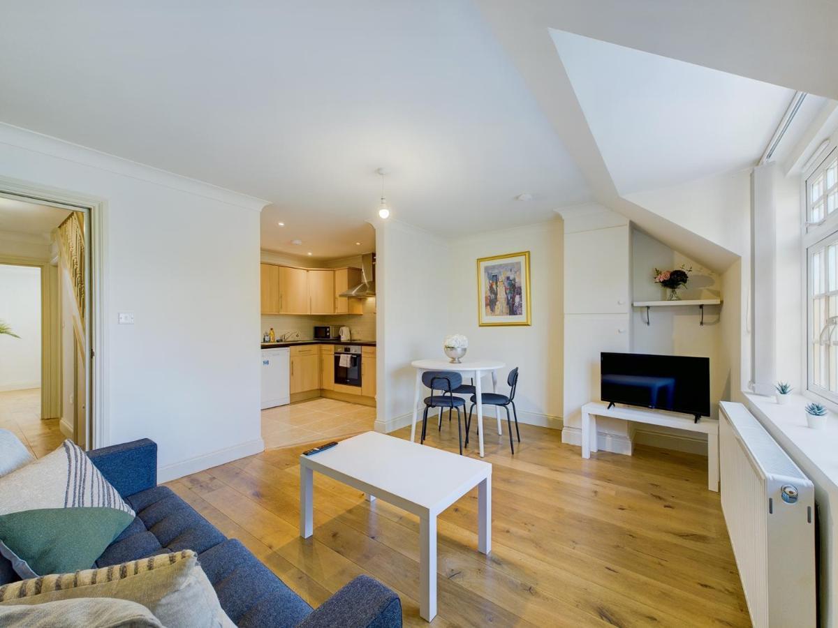 Duplex Redhill Town Centre Apt By Livingo Stays Buitenkant foto